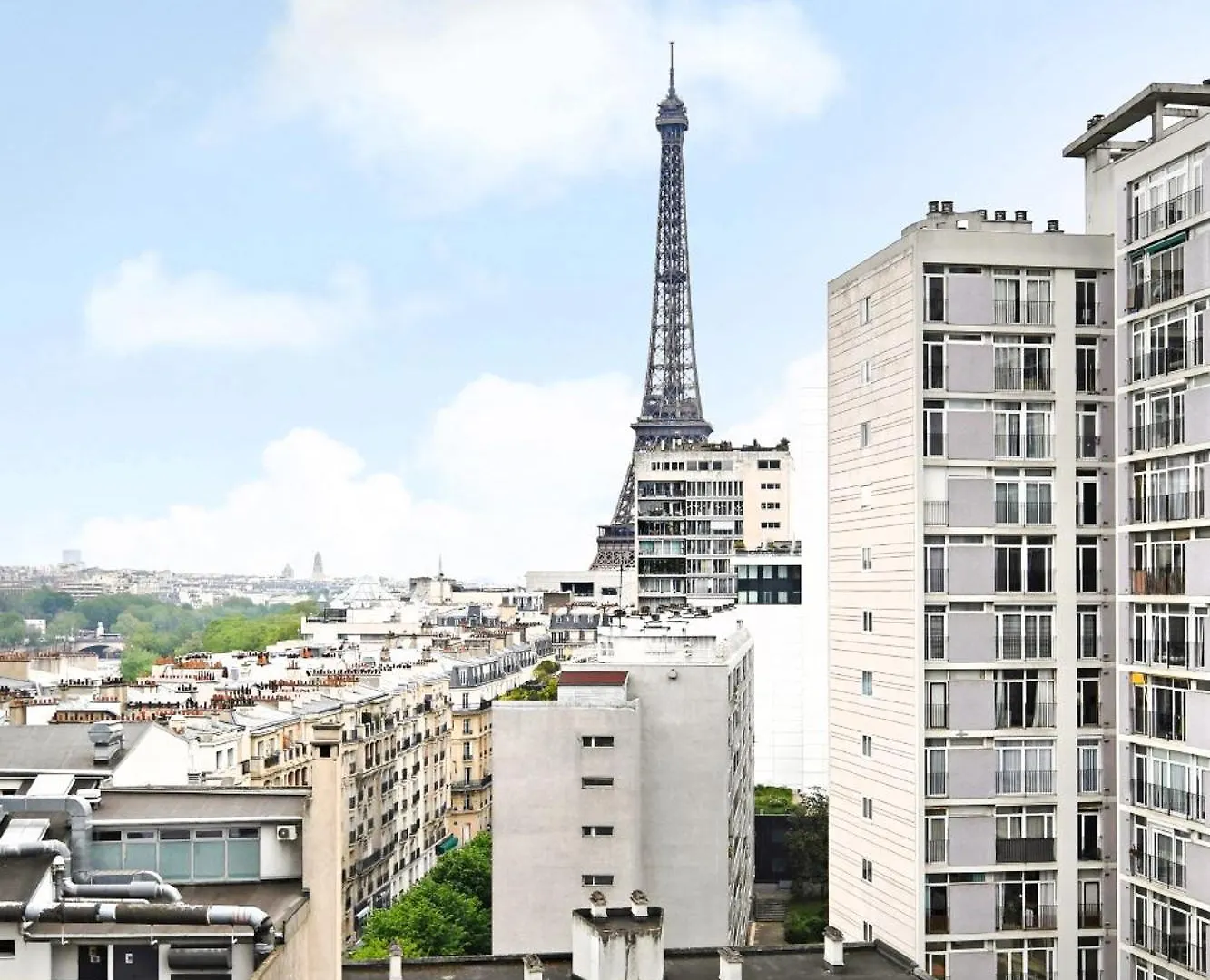 Vue Imprenable Sur La Tour Eiffel Et La Seine
